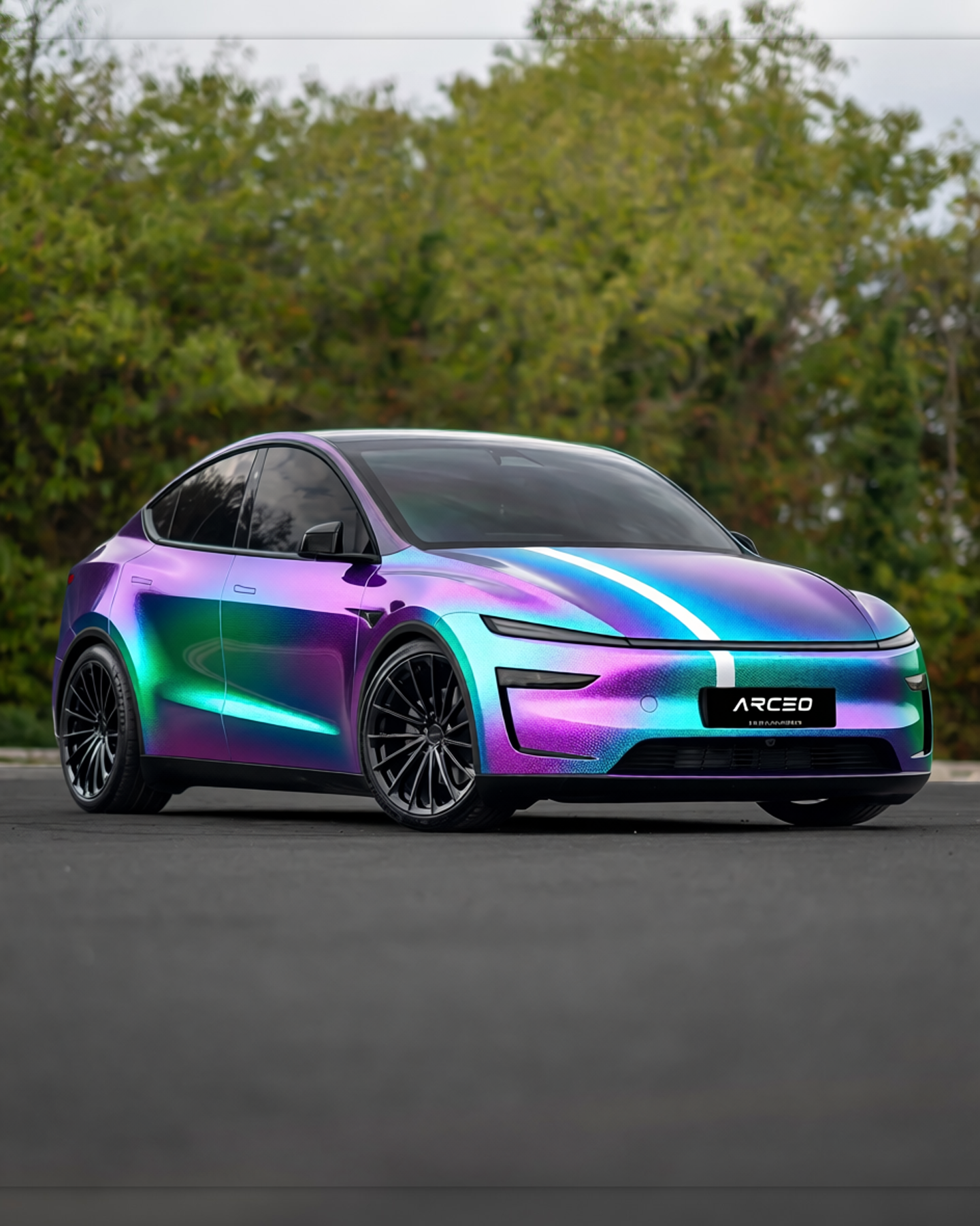 Tesla Model Y Perf rendered in Gloss ColorFlow Lightning Ridge Purple/Green gloss wrap