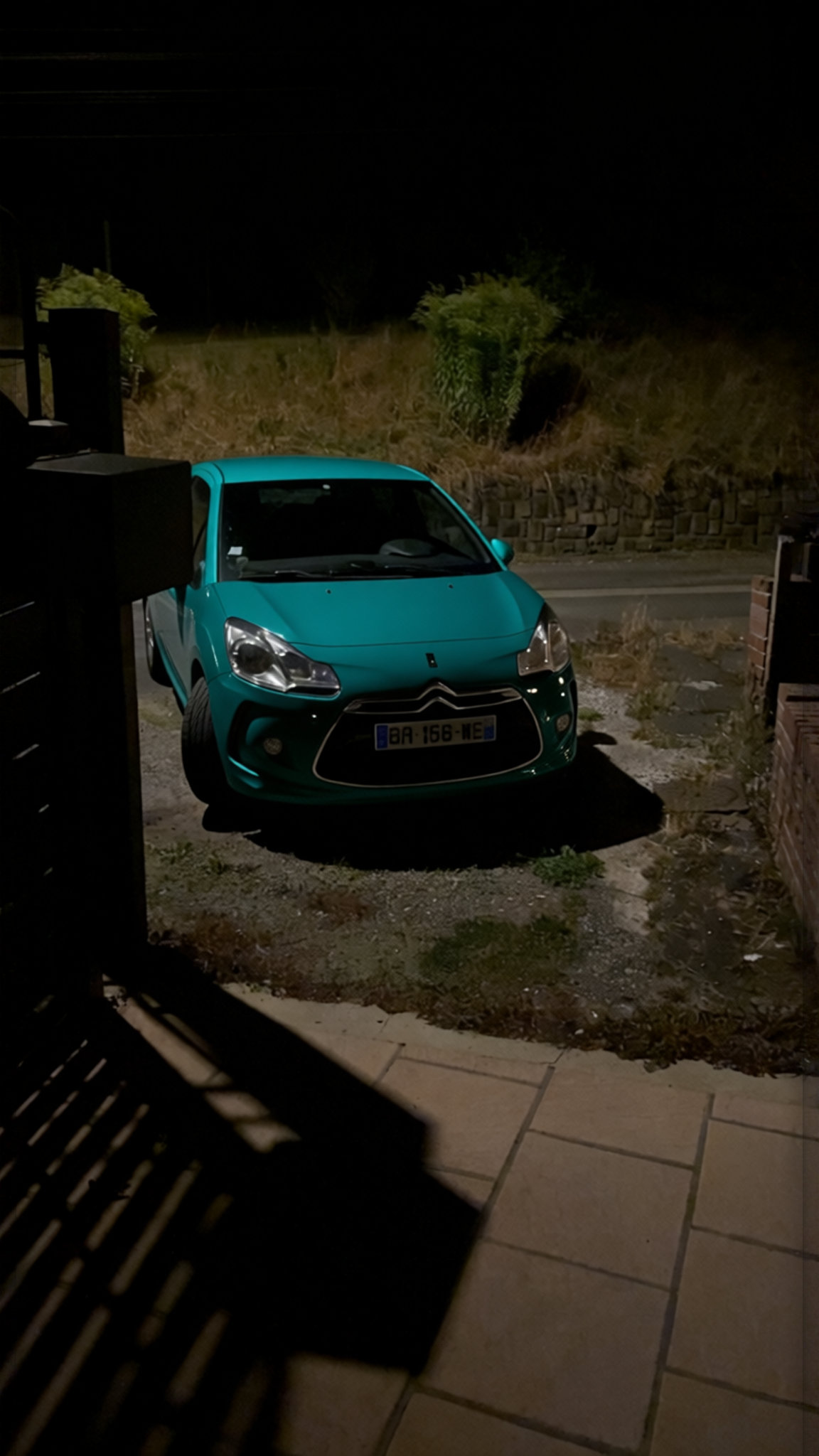 Citroën DS3 rendered in Super Gloss Era Green gloss wrap