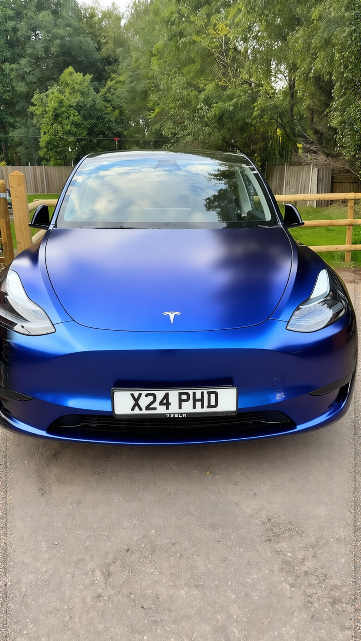 Your car rendered in Rasant Blue gloss wrap