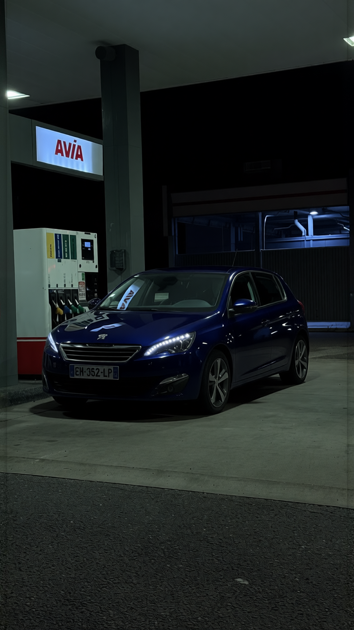 Peugeot 308 rendered in Deep Navy gloss paint