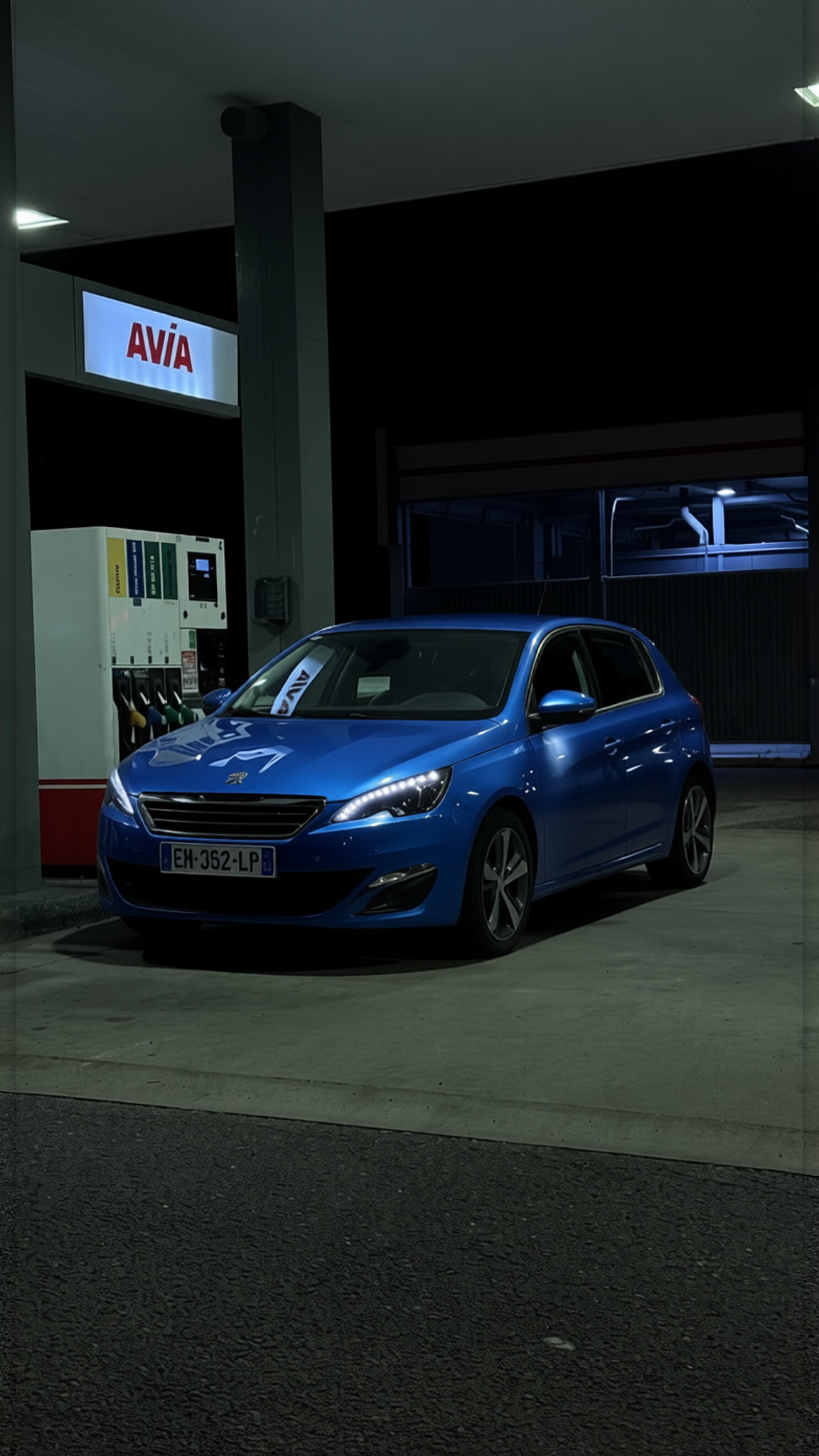 Peugeot 308 rendered in Gulf Blue gloss paint